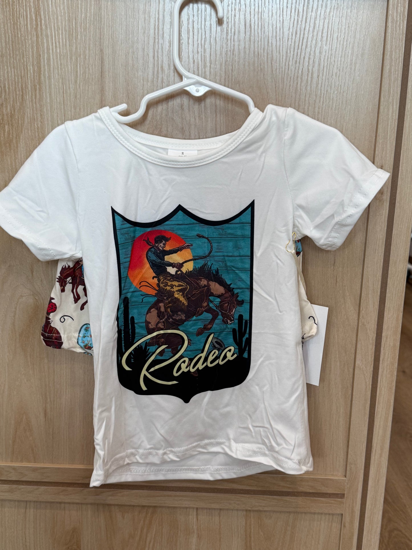 Rodeo white t-shirt with western shorts